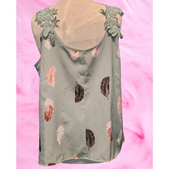 SHEIN Feather Print Tank Top - Size 1X - Picture 2 of 6